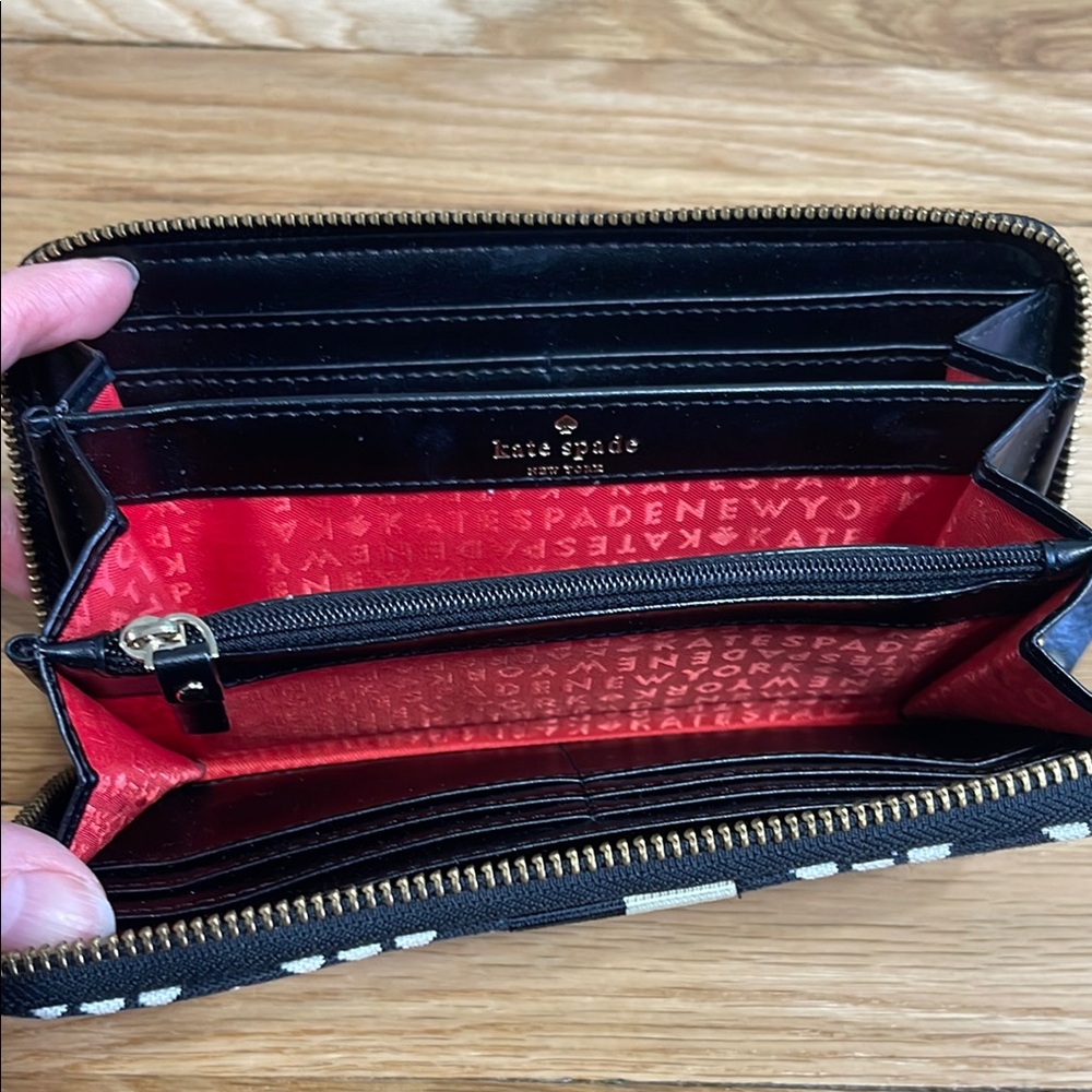 Kate Spade Black and White Wallet - Picture 4 of 7